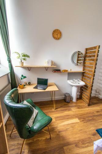 Hostal Cades Accommodation
