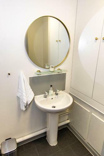 Hostal Cades Accommodation