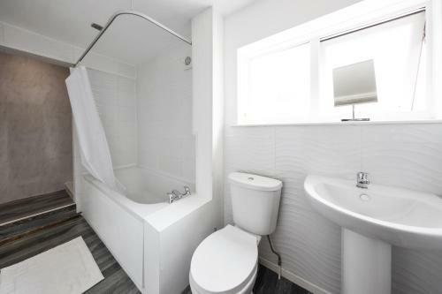 The Spinney - Perfect For Contractors, Large Groups & Families