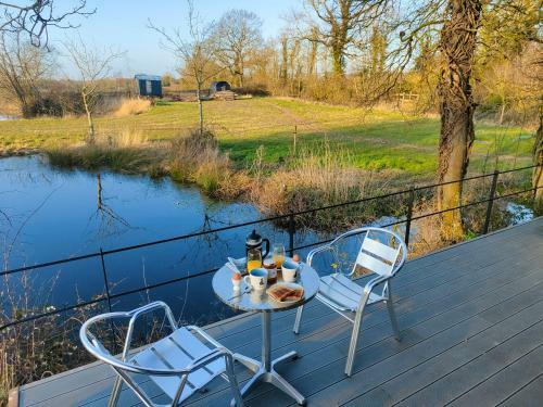 Apartamento The Water Shack - Amazing Tiny House Retreat