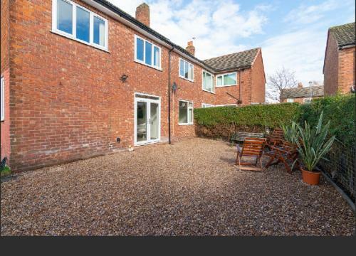 Beautiful 6 Bedroom Holiday Home, Manchester