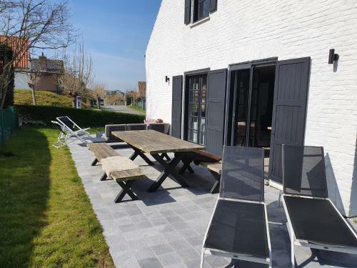 Villa Amelie - Modern Villa At The Beach With Garden