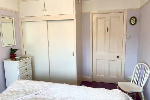 Hectors House Comfortable 4 Bed House In Mature Gardens