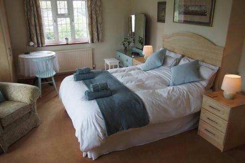 Hectors House Comfortable 4 Bed House In Mature Gardens