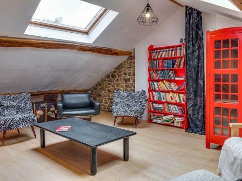 Enticing Holiday Home In Viroinval Near Forest