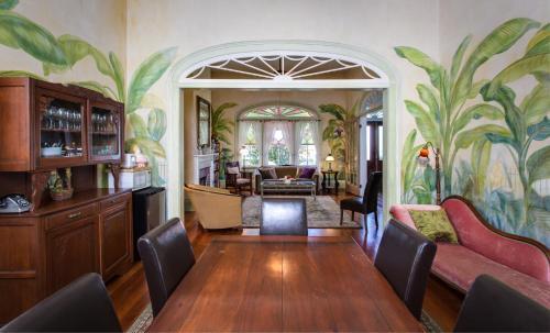 Auld Sweet Olive Bed And Breakfast