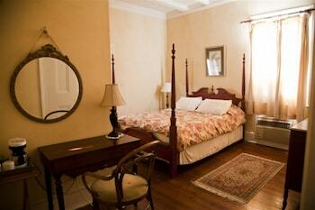 Bed & Breakfast Fairchild House