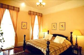 Bed & Breakfast Fairchild House