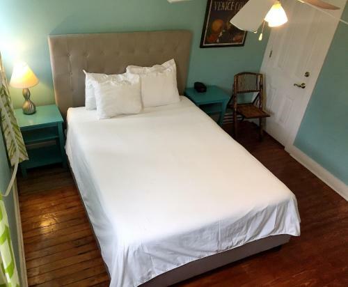 Bed & Breakfast Creole Gardens Guesthouse And Inn