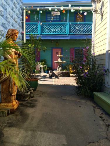 Bed & Breakfast Creole Gardens Guesthouse And Inn