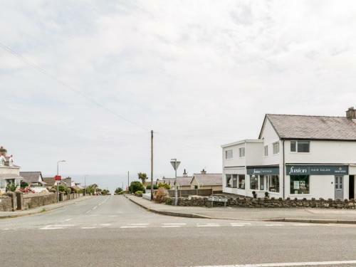 Benllech Bay Apartment 2