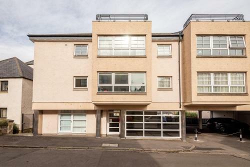 Murrays Bridge - Central Apartment With Parking