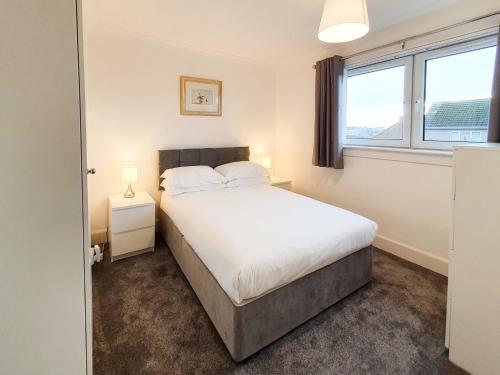 Apartamento 3 Bedroom House Amazon M90 Dunfermline Edinburgh