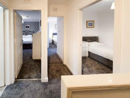 Apartamento 3 Bedroom House Amazon M90 Dunfermline Edinburgh