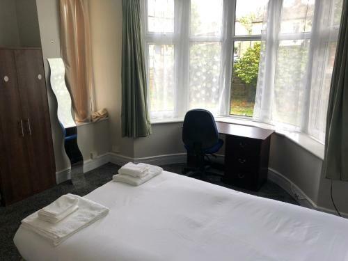 Hostal 3 Bed Becketts Headingley