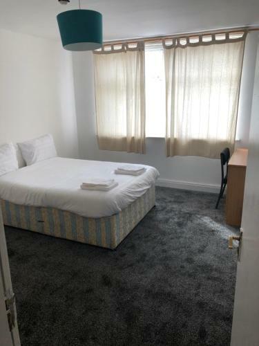 Hostal 3 Bed Becketts Headingley