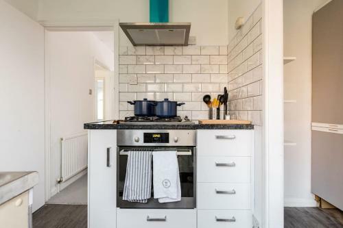 Apartamento Moydom Cosy Apt Sleeps 4 With Self Breakfast & Carpark