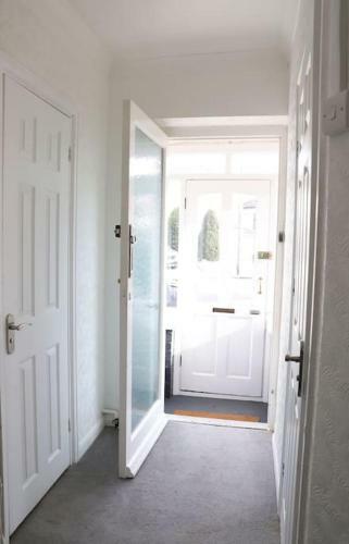 Apartamento Moydom Cosy Apt Sleeps 4 With Self Breakfast & Carpark