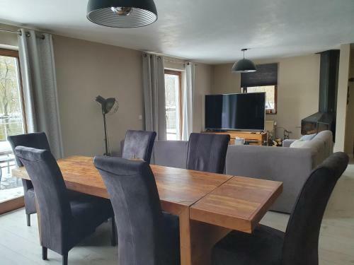 Les �tangs Du Thioux Bed & Breakfast