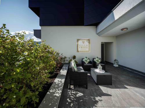 Villa Ysara, 7 Bedroom Pool Villa With Lake Lucerne View