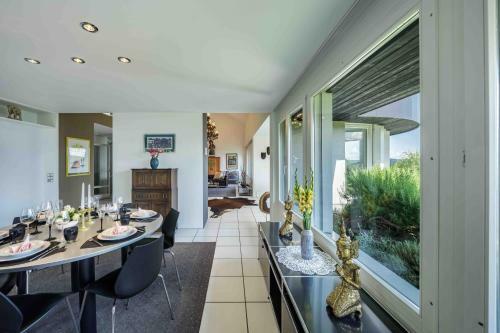 Villa Ysara, 7 Bedroom Pool Villa With Lake Lucerne View