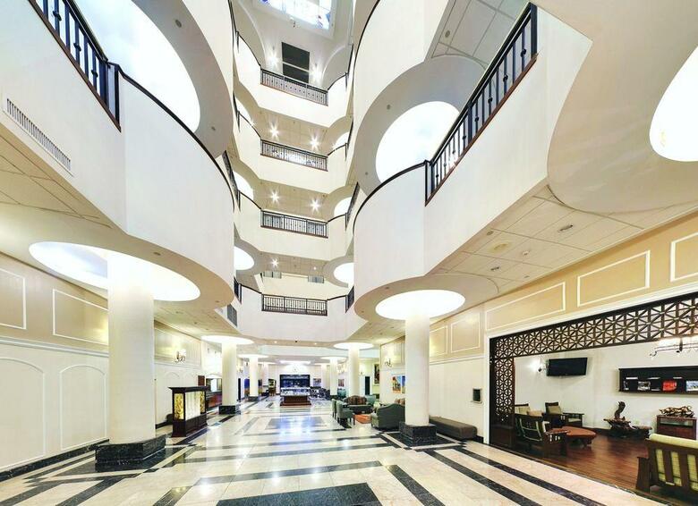 Hotel Wyndham Garden Baronne Plaza