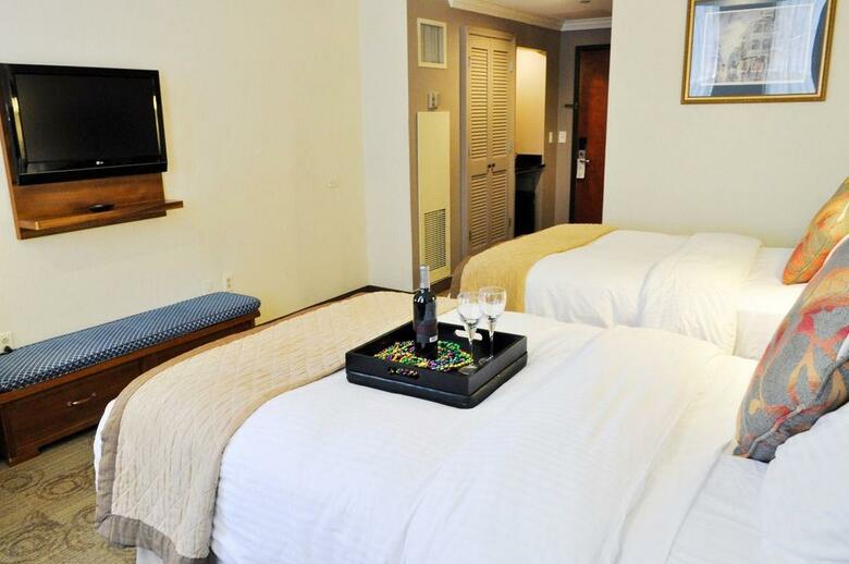Hotel Wyndham Garden Baronne Plaza