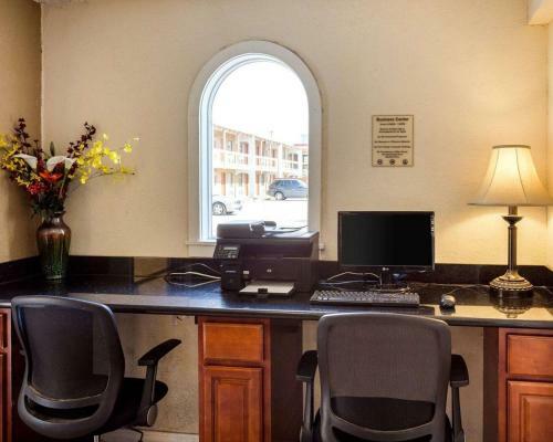Hotel Rodeway Inn & Suites New Orleans Lakefront