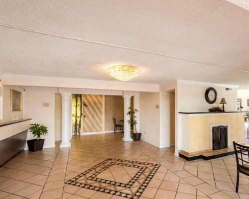 Hotel Rodeway Inn & Suites New Orleans Lakefront