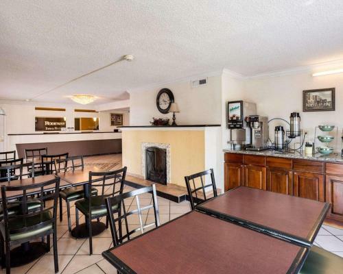 Hotel Rodeway Inn & Suites New Orleans Lakefront