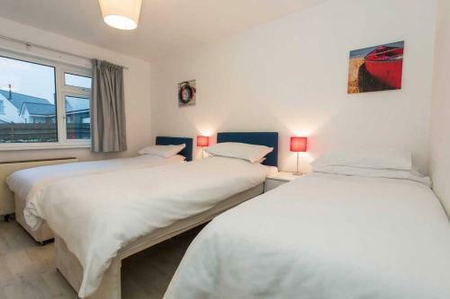 Ty Deryn - Sleeps 6-spacious Family Holiday Home