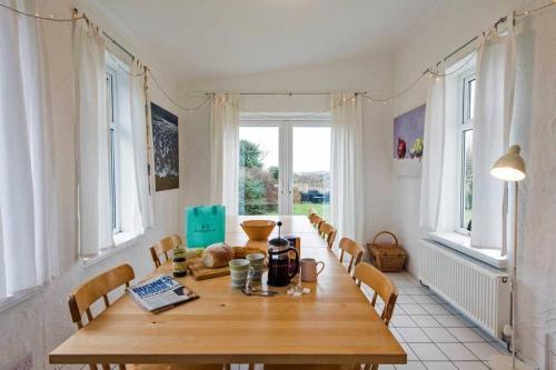 Secluded Cottage-4 Bed-sleeps 8- Trearddur Bay