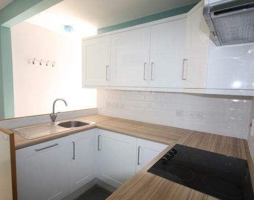 Pinewood Flat 5