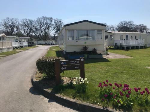 Hoburne Beach Escape Near Christchurch