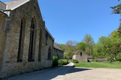 Abbaye Notre-dame Du Vivier - Le Bief Du Vivier