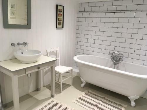 7 Coastguard Cottages, Jury?s Gap, Camber Sands