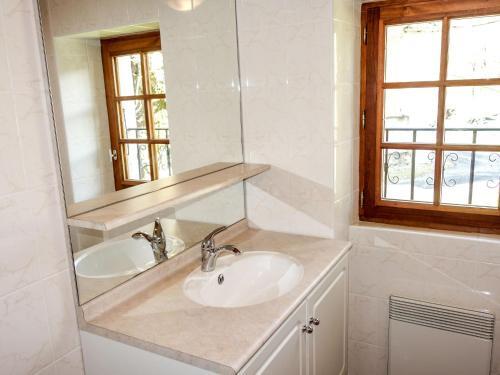 Holiday Home Maison Bonneval Chapelle Aux Saints
