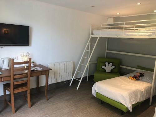 Bed & Breakfast Chambres D'h�tes Poirier Bazin