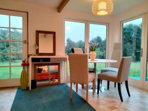 Elderflower Cottage 3 Private Acres And Miles Walks