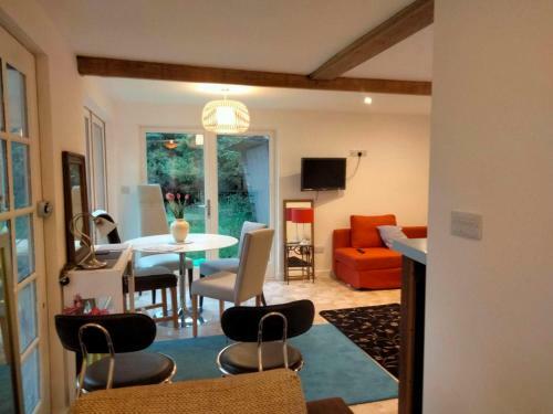 Elderflower Cottage 3 Private Acres And Miles Walks