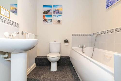 2 Bedroom Castle Donington Apartment With Ensuite