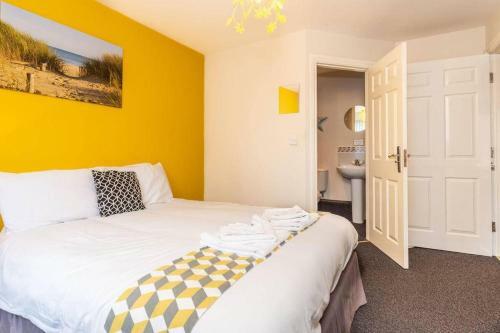 2 Bedroom Castle Donington Apartment With Ensuite