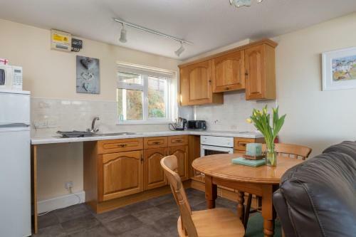 Amazing Sea Views From This Charming 1 Bedroom Apartment