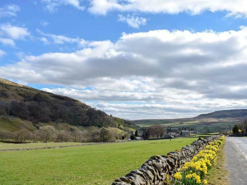 2 Swallowholm Cottages