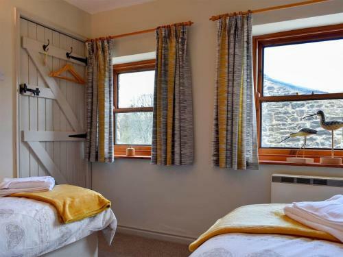 2 Swallowholm Cottages