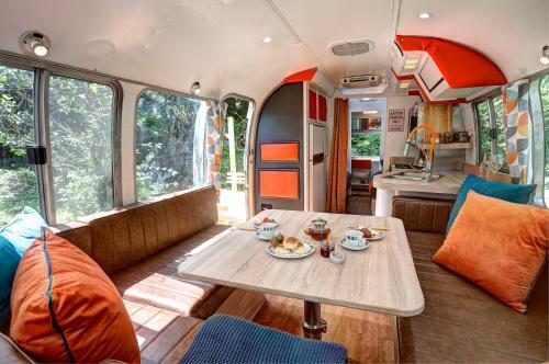 Glamping 1970 American Airstream Motorhome