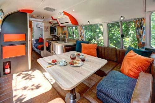 Glamping 1970 American Airstream Motorhome