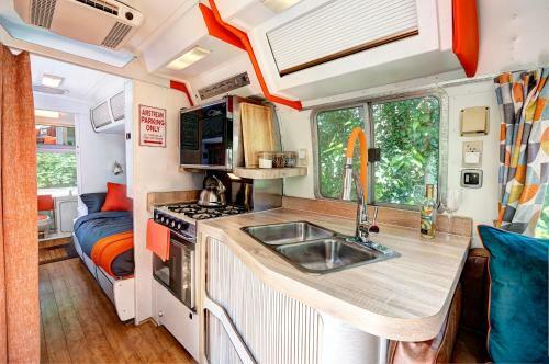 Glamping 1970 American Airstream Motorhome