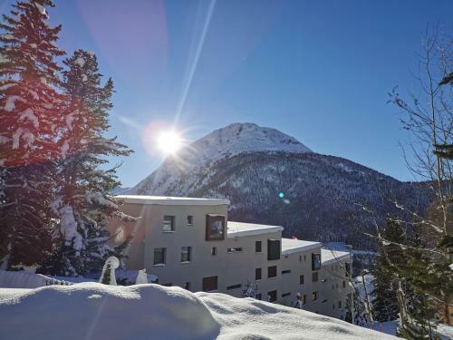 Apartamento Ferienwohnung Pontresina - Chesa Andrea - Gartensitzplatz