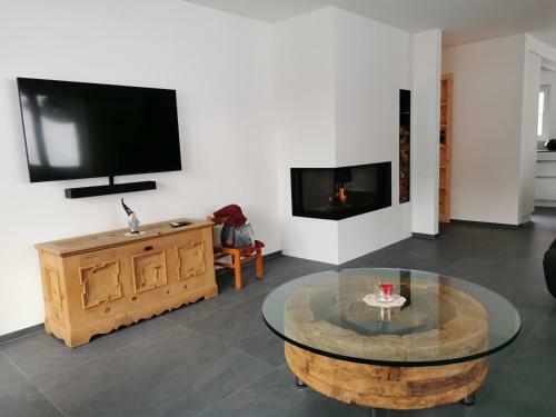 Apartamento Ferienwohnung Pontresina - Chesa Andrea - Gartensitzplatz